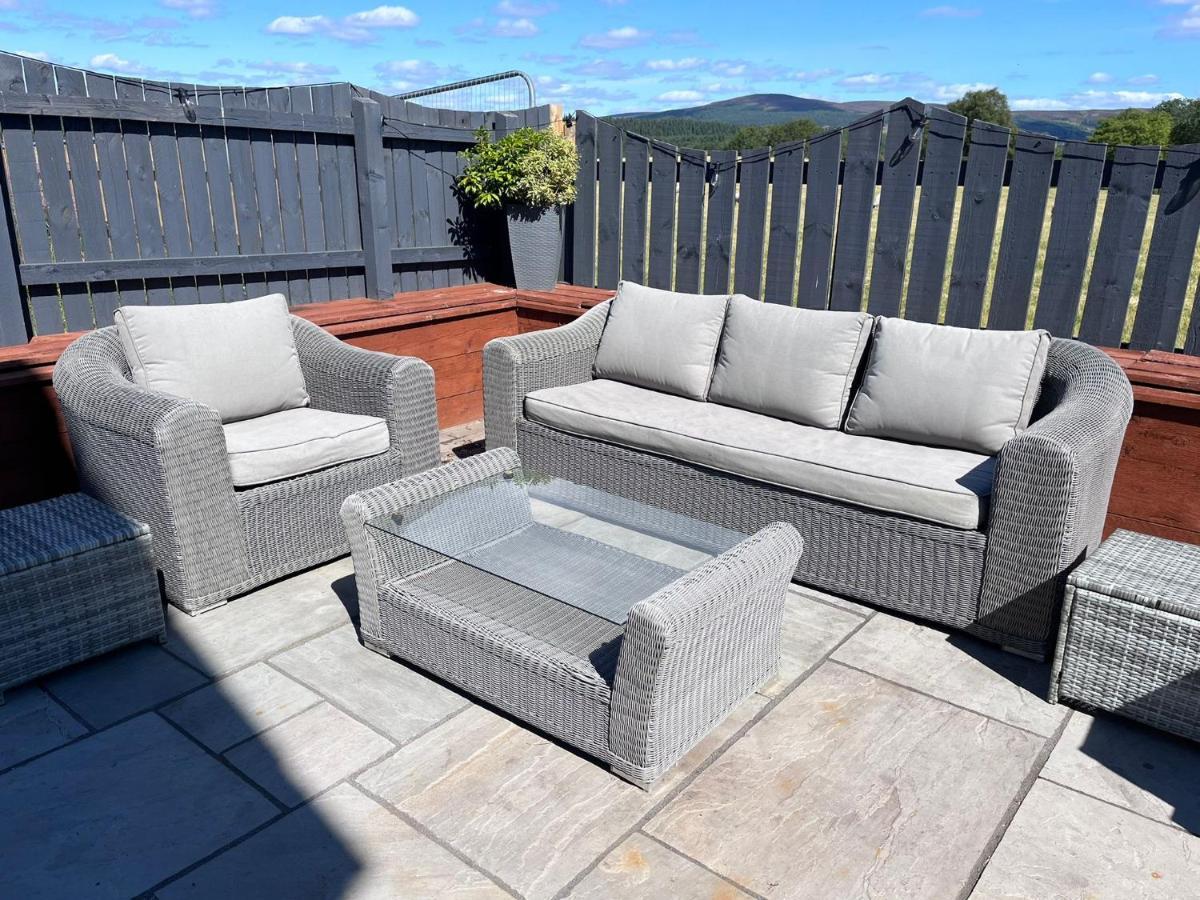 Alcantara- Modern Home With Hot Tub- Sleeps 10 Cromdale Exterior photo